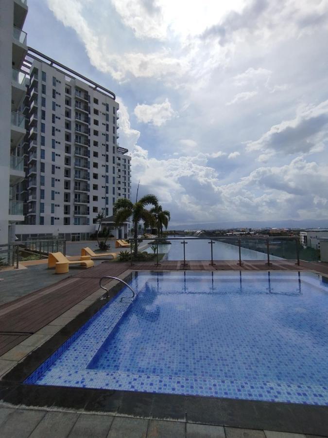 Mactan Newtown Seaview Condo By Fjcivo Lapu-Lapu City Kültér fotó
