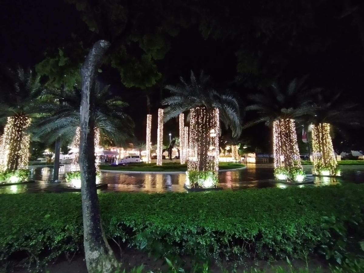 Mactan Newtown Seaview Condo By Fjcivo Lapu-Lapu City Kültér fotó