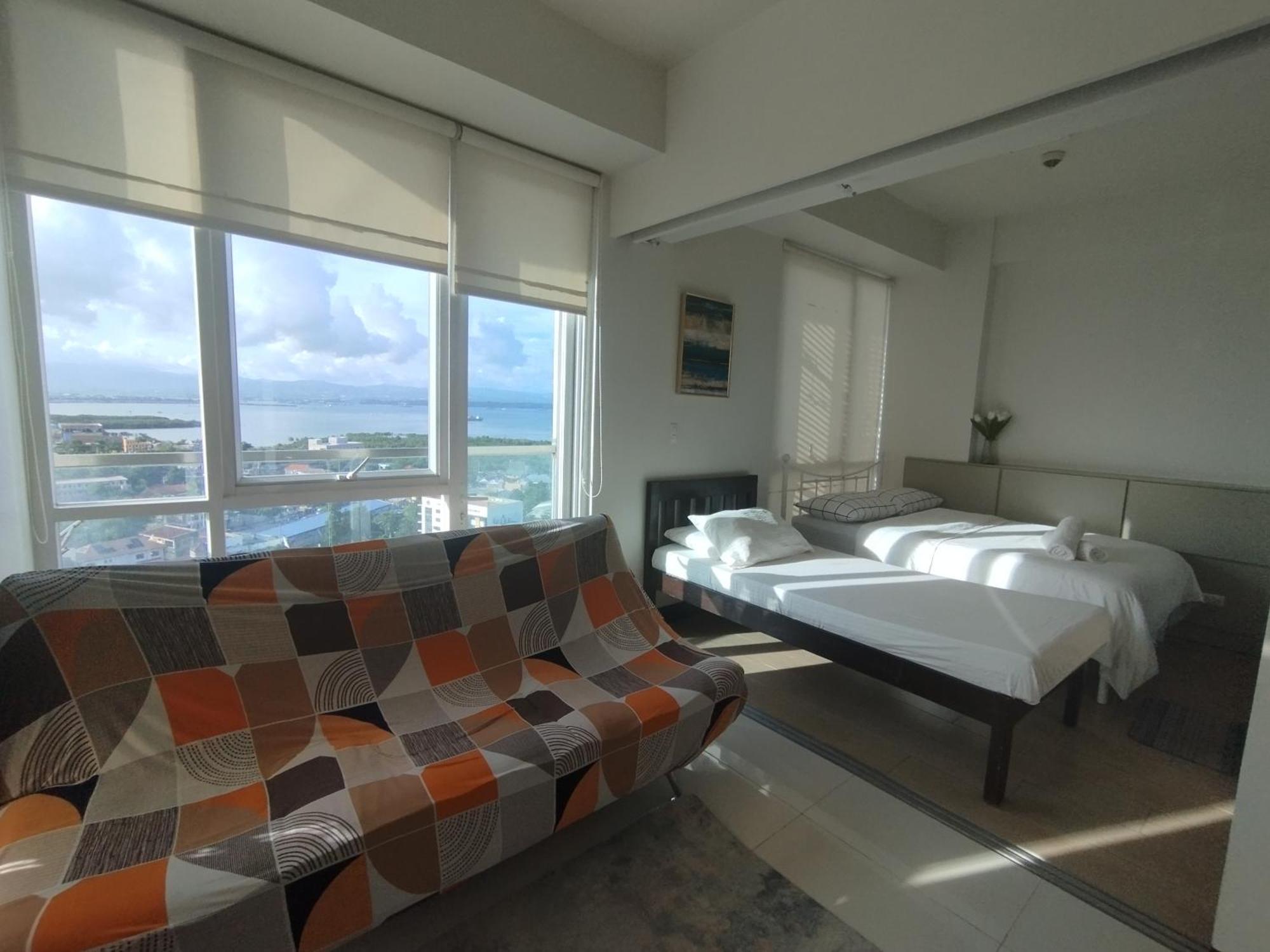 Mactan Newtown Seaview Condo By Fjcivo Lapu-Lapu City Kültér fotó